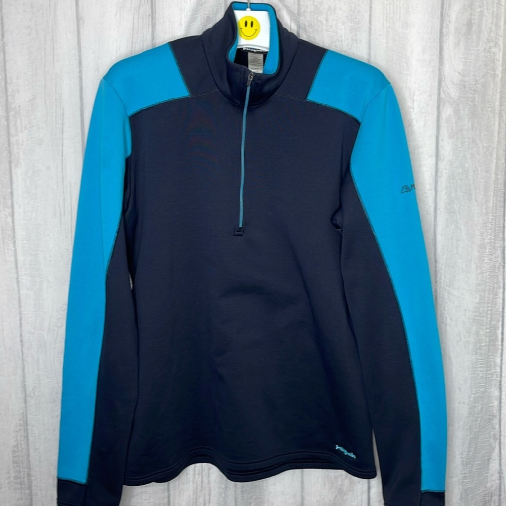 Patagonia 1/4 zip size large.​